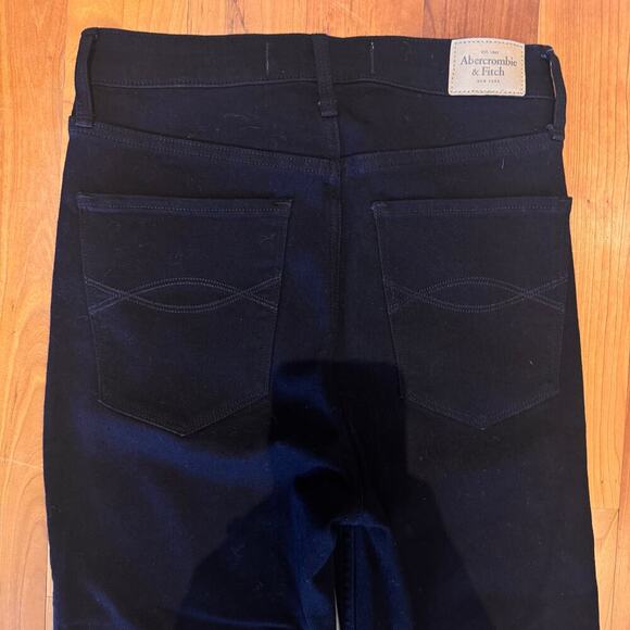 Abercrombie & Fitch High Ultra High Rise Jeans in no fade Black sz 28 / 6 womens - Picture 4 of 10